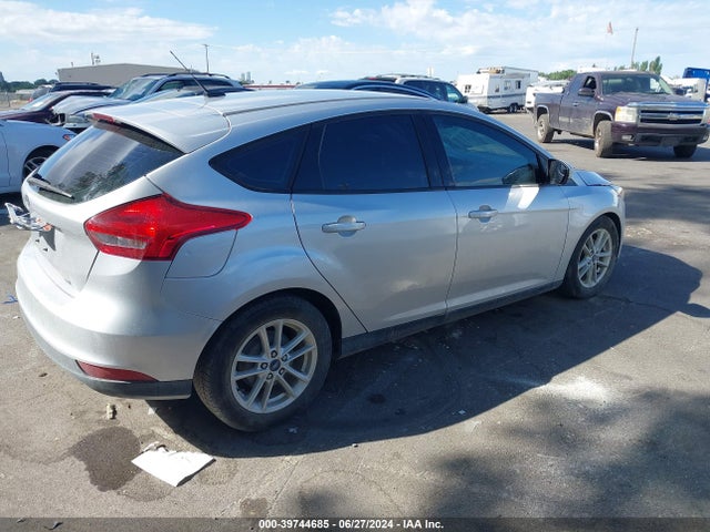 Ford FOCUS SE 2017 1FADP3K2XHL205533 Image 4