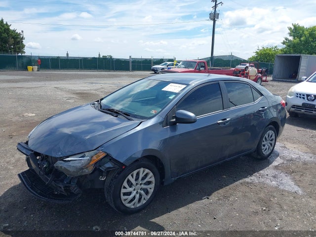 Toyota COROLLA LE 2018 2T1BURHEXJC023407 Image 2