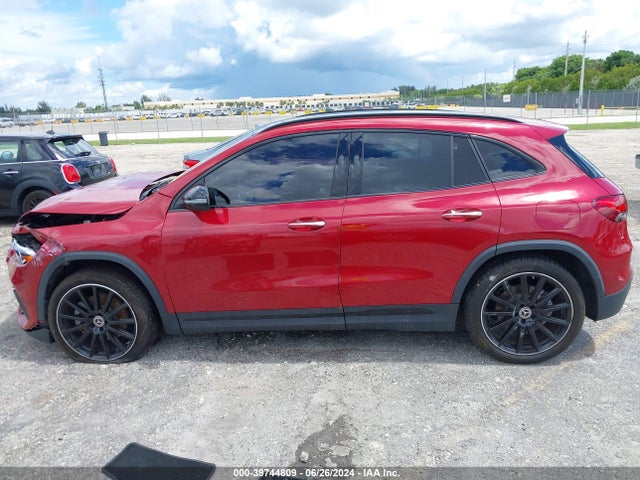 W1N4N4GB1PJ448195 Mercedes-Benz GLA 250