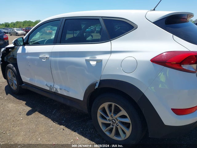 Hyundai TUCSON SE 2018 KM8J23A48JU825372 Image 17
