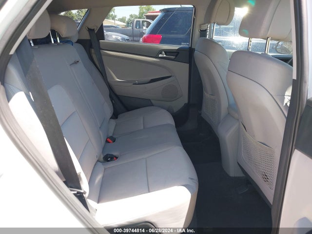 Hyundai TUCSON SE 2018 KM8J23A48JU825372 Image 8