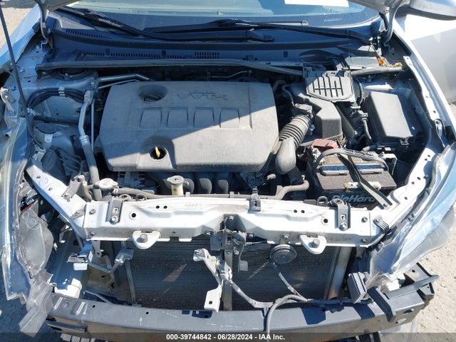 Toyota COROLLA LE 2018 5YFBURHE3JP752543 Image 10