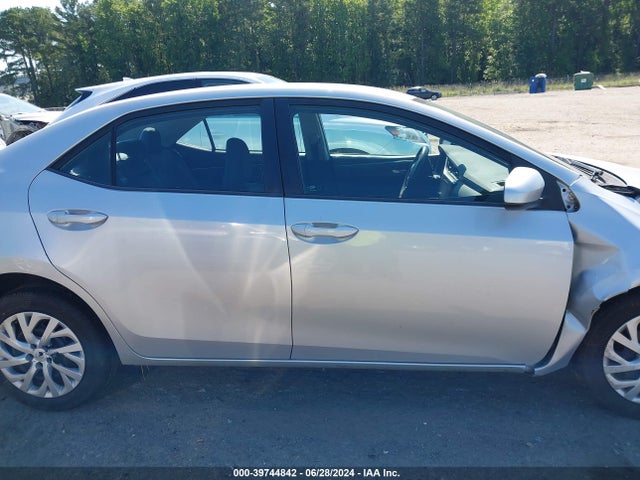 Toyota COROLLA LE 2018 5YFBURHE3JP752543 Image 14