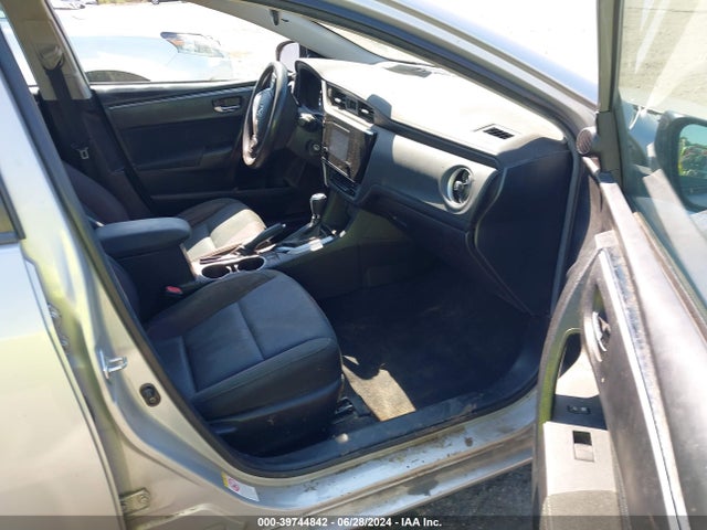 Toyota COROLLA LE 2018 5YFBURHE3JP752543 Image 5