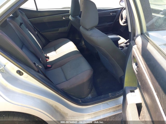 Toyota COROLLA LE 2018 5YFBURHE3JP752543 Image 8