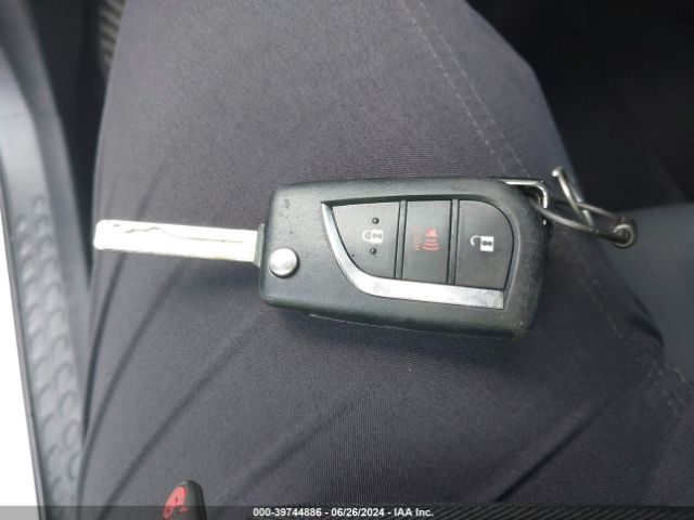 NMTKHMBXXLR107186 Toyota C-HR LE