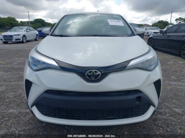 NMTKHMBXXLR107186 Toyota C-HR LE