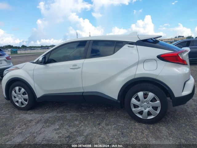 NMTKHMBXXLR107186 Toyota C-HR LE