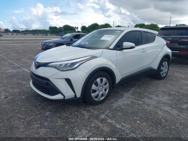NMTKHMBXXLR107186 Toyota C-HR LE