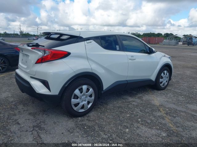 NMTKHMBXXLR107186 Toyota C-HR LE