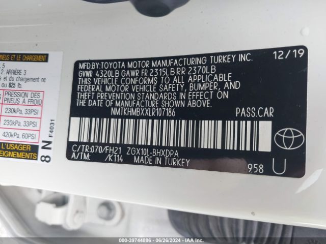 NMTKHMBXXLR107186 Toyota C-HR LE