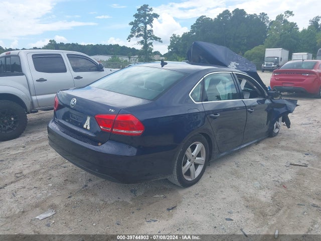 1VWAT7A31FC095508 Volkswagen Passat 1.8t Limited Edition