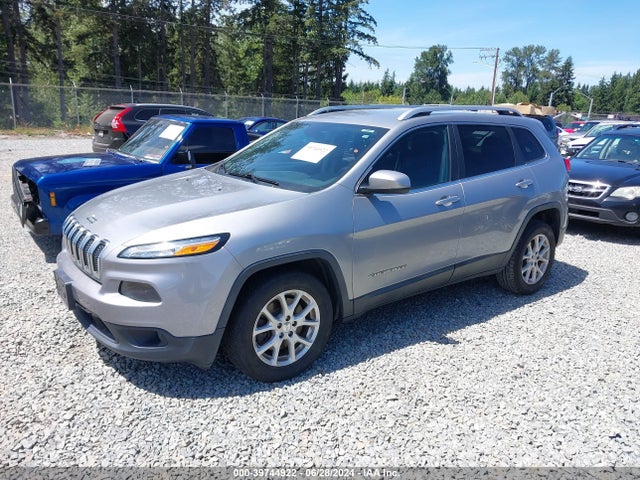 1C4PJLCB9FW607675 Jeep Cherokee Latitude