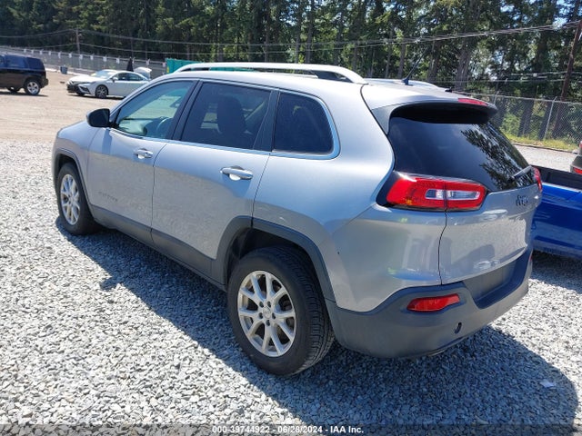 1C4PJLCB9FW607675 Jeep Cherokee Latitude