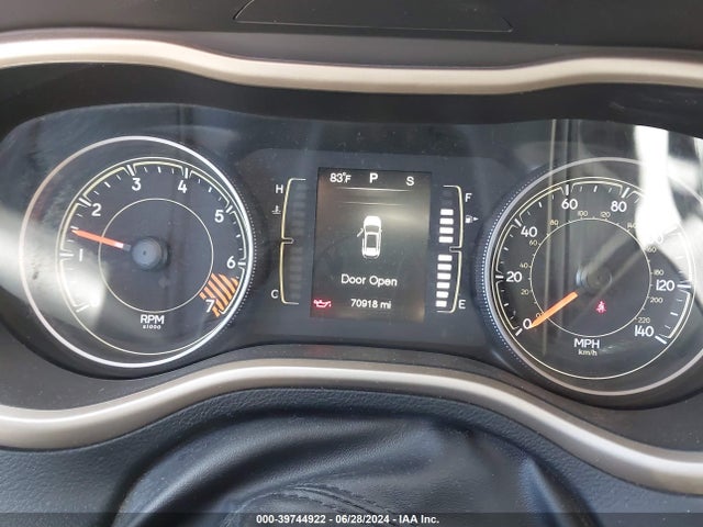 1C4PJLCB9FW607675 Jeep Cherokee Latitude