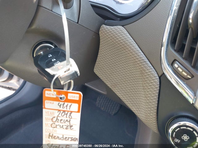 Chevrolet Cruze Ls Auto 2018 1G1BC5SM9J7181601 Image 11