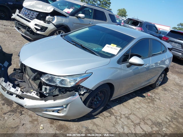Chevrolet Cruze Ls Auto 2018 1G1BC5SM9J7181601 Image 2
