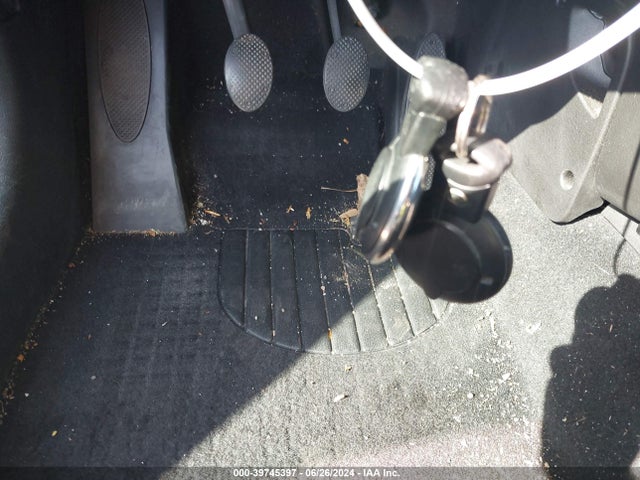 2010 MINI COOPER WMWMF3C55ATZ26786 Photo 10