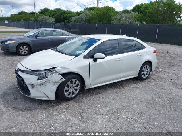 Toyota COROLLA LE 2021 5YFEPMAE8MP252609 Image 2
