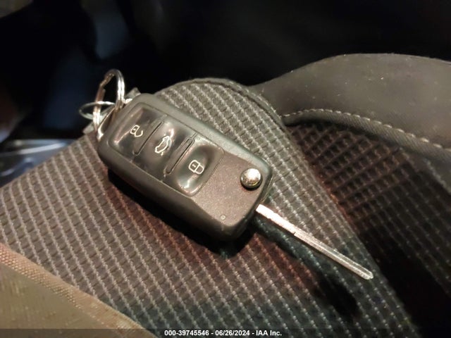 Auction sale of the 2011 Volkswagen Golf 2.5l 2-door, vin: WVWBB7AJ1BW247465, lot number: 39745546