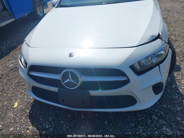 WDD3G4FB0KW023230 Mercedes-Benz A 220 4matic