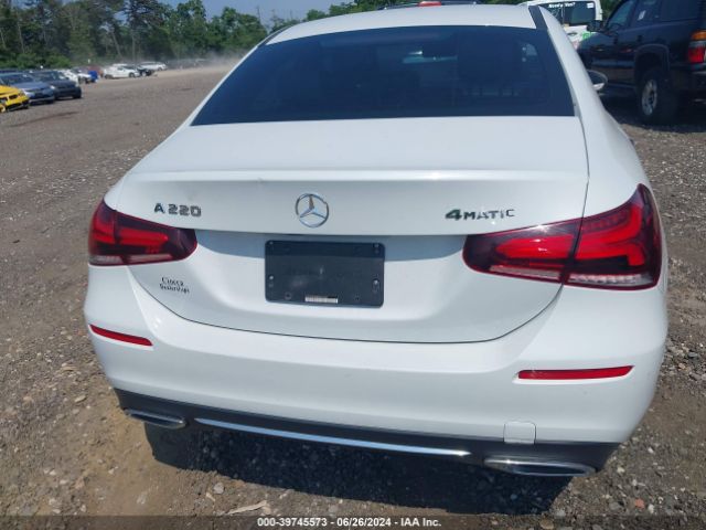 WDD3G4FB0KW023230 Mercedes-Benz A 220 4matic