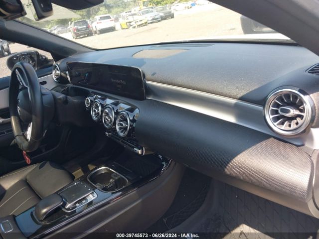 WDD3G4FB0KW023230 Mercedes-Benz A 220 4matic