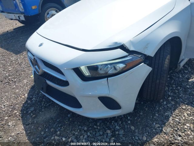 WDD3G4FB0KW023230 Mercedes-Benz A 220 4matic