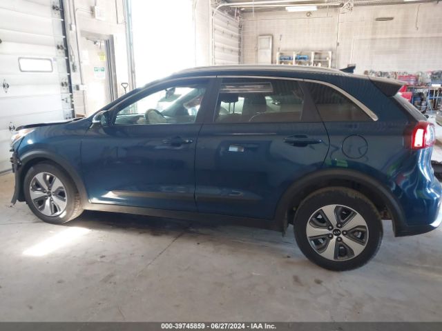 KNDCC3LC4J5146935 KIA NIRO EX