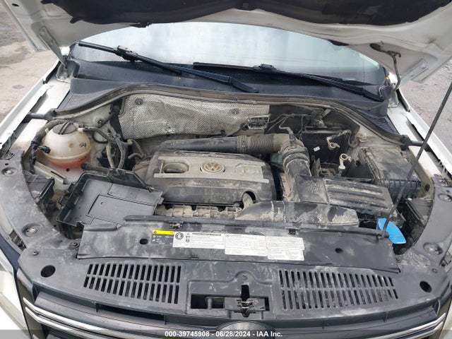 WVGUV7AX0HK015407 Volkswagen Tiguan 2.0t Sport