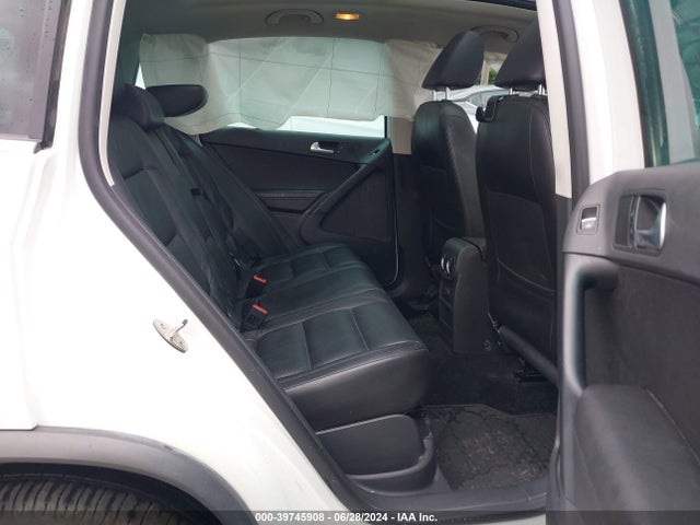 WVGUV7AX0HK015407 Volkswagen Tiguan 2.0t Sport