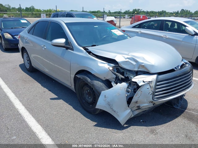 Toyota CAMRY LE 2017 4T1BF1FK2HU683051 zdjęcie główne