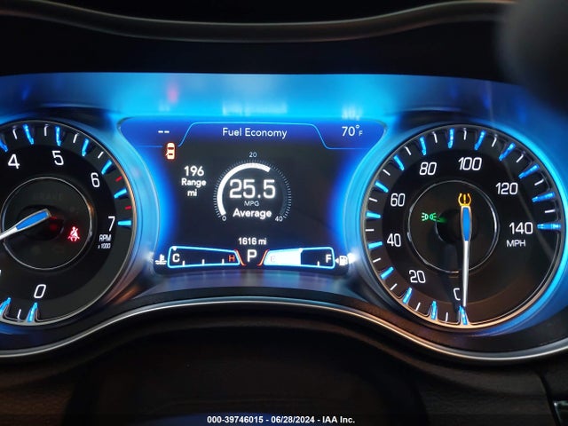 Chrysler 300 Touring L Awd 2023 2C3CCASG7PH661944 Image 16