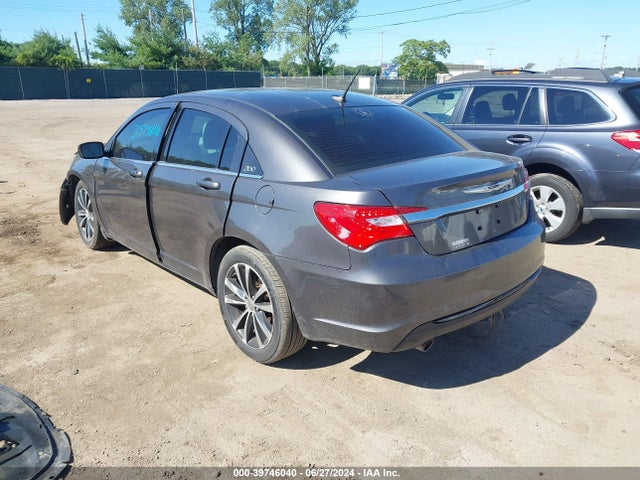 Chrysler 200 Limited 2014 1C3CCBCG9EN179372 Image 3