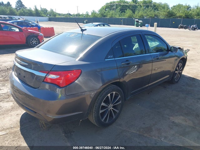 Chrysler 200 Limited 2014 1C3CCBCG9EN179372 Image 4