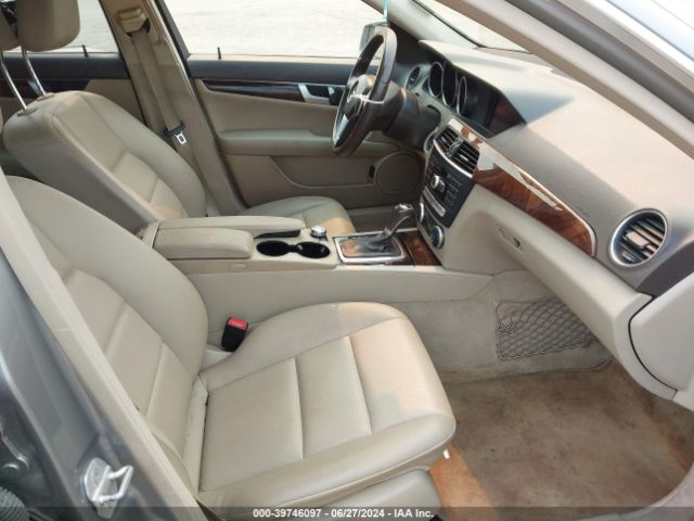 WDDGF4HB0EA950599 Mercedes-Benz C 250 Luxury/sport