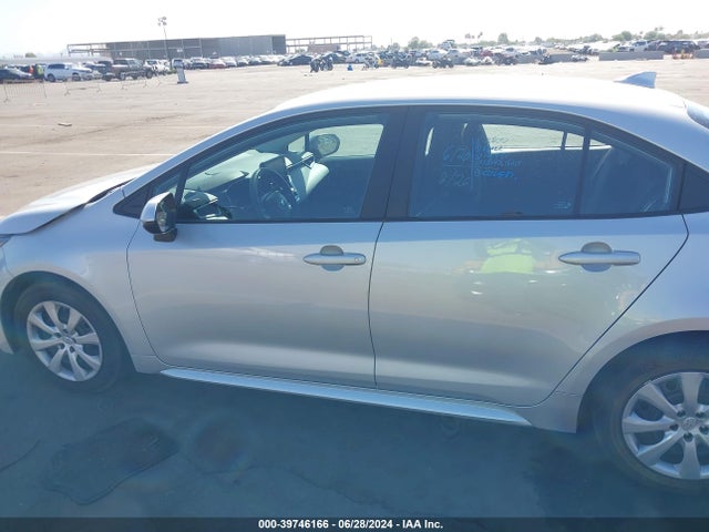 Toyota COROLLA LE 2022 5YFEPMAE6NP332721 Image 14