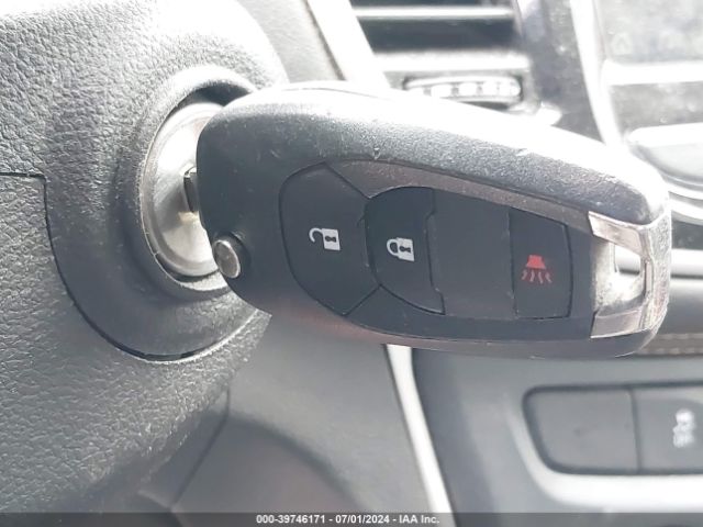 3GNCJKSB0KL169081 Chevrolet TRAX LS
