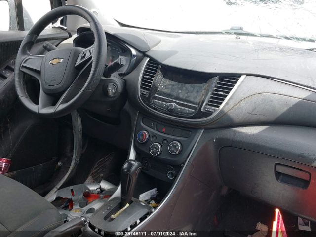 3GNCJKSB0KL169081 Chevrolet TRAX LS