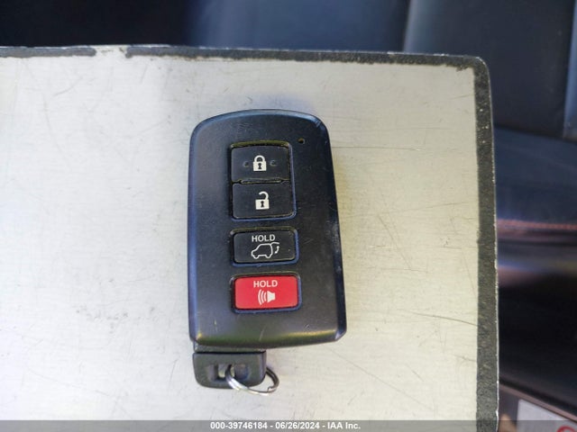 Toyota RAV4 SE 2017 2T3NFREV0HW403917 Image 11
