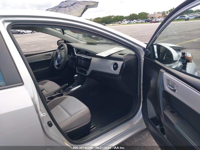 Toyota COROLLA LE 2018 5YFBURHE1JP846162 Image 5