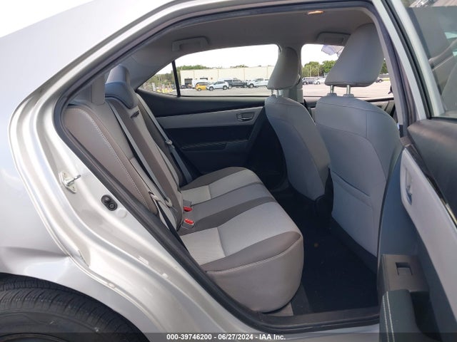 Toyota COROLLA LE 2018 5YFBURHE1JP846162 Image 8