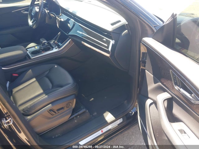 WA1FVAF17KD045623 Audi Q8 55 Premium