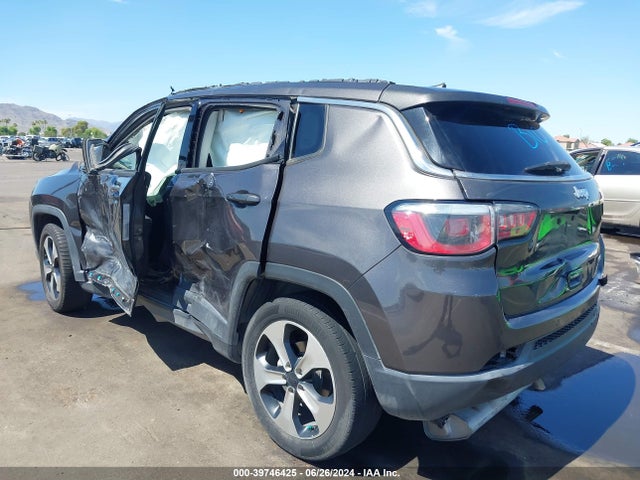 3C4NJCBB6JT165591 Jeep Compass Latitude Fwd