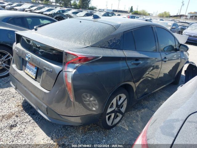 JTDKARFU8G3010630 Toyota Prius Three Touring
