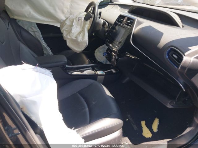 JTDKARFU8G3010630 Toyota Prius Three Touring