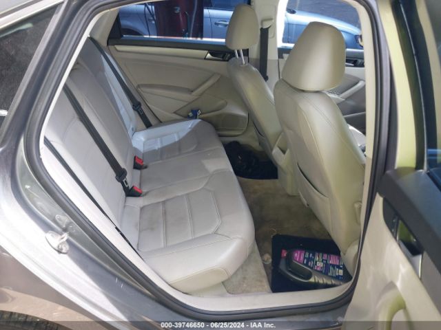 1VWAT7A37FC118029 Volkswagen Passat 1.8t Limited Edition