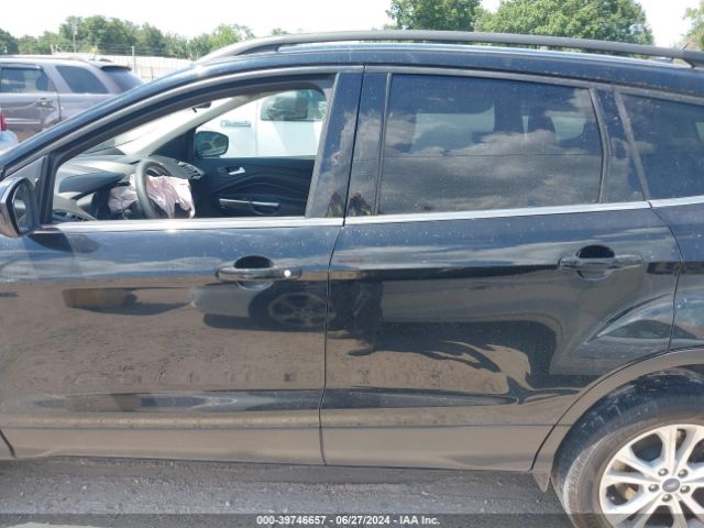 1FMCU0GDXHUD03765 Ford ESCAPE SE