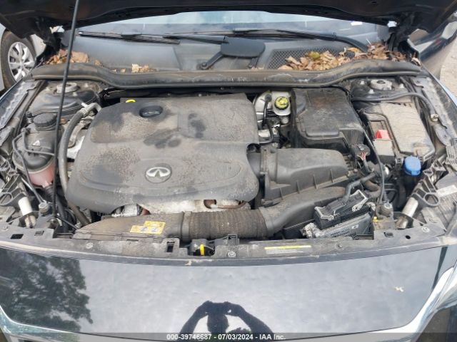SJKCH5CR5JA059826 Infiniti Qx30 Premium