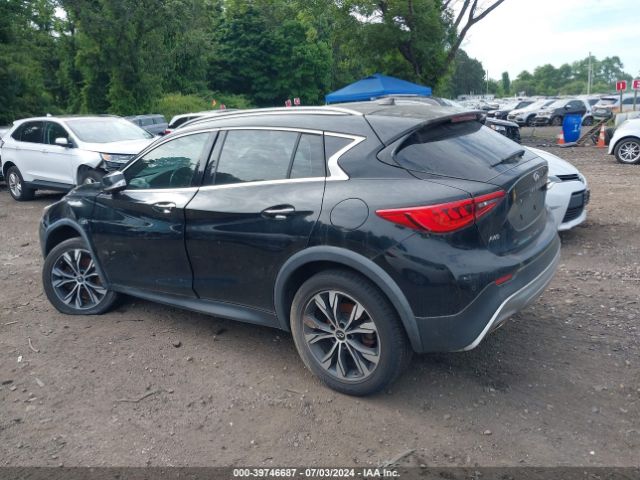 SJKCH5CR5JA059826 Infiniti Qx30 Premium